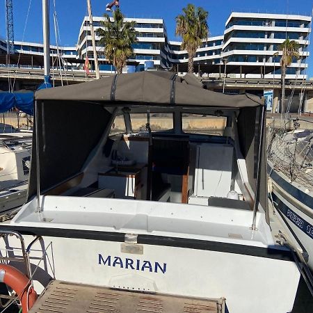 Nice Boat To Sleep In Barcelona Sant Adria de Besos Exterior photo
